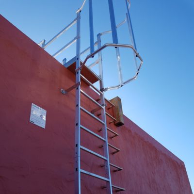 ESCALERA A HORMIGÓN PELDAÑO SOLDADO