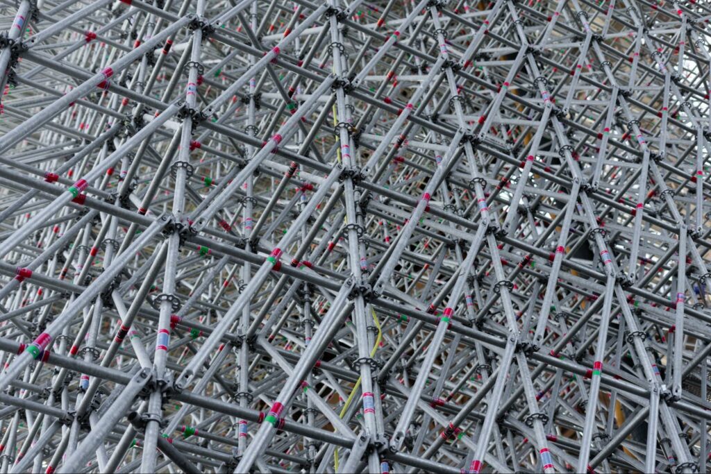 Conoce en este artículo todo lo que debes saber sobre los andamios tubulares: qué son, para qué sirven y mucho más. ¡No te lo pierdas!